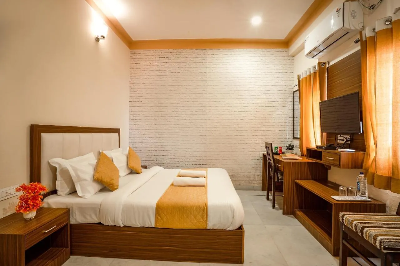 ***  Tripli Udaipur Hotel India